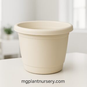 PLASTIC POT